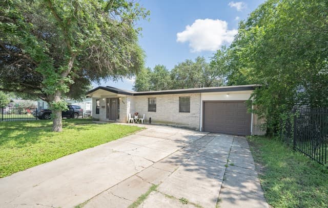rental at 226 Edge Ave in San Antonio TX