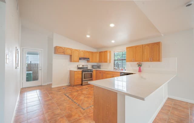 rental at 226  Edge Ave in San Antonio, TX — photo 3