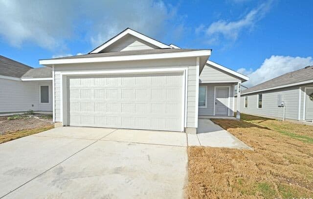 rental at 2414 Legends Crk in New Braunfels TX