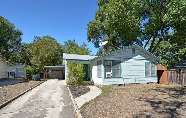 rental at 730 Roosevelt St in New Braunfels TX