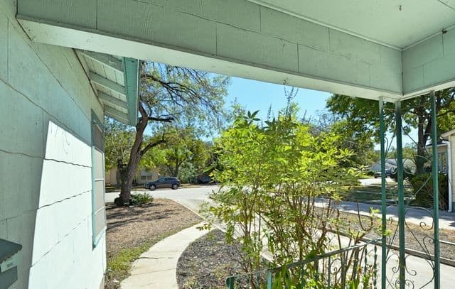 rental at 730  Roosevelt St in New Braunfels, TX — photo 4