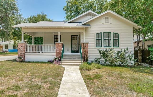 rental at 212  Chichester Pl in Alamo Heights, TX — photo 1