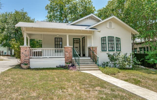 rental at 212  Chichester Pl in Alamo Heights, TX — photo 2