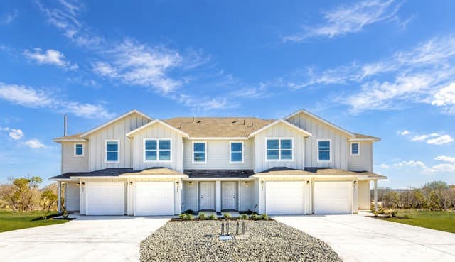 rental at 368  Abigail Aly in San Antonio, TX — photo 1
