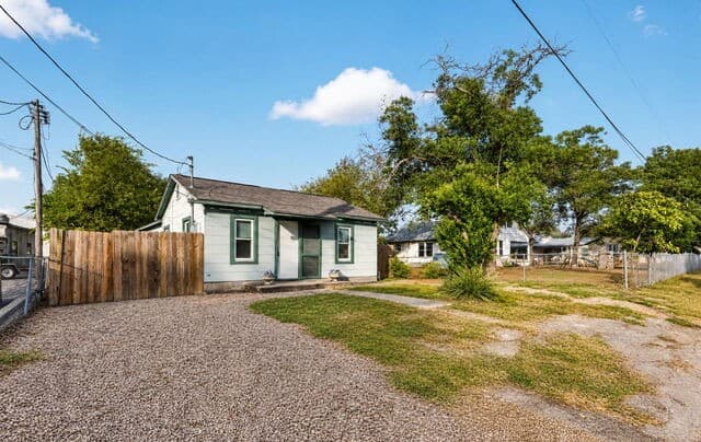 rental at 1112  Lorenzo St in Castroville, TX — photo 1