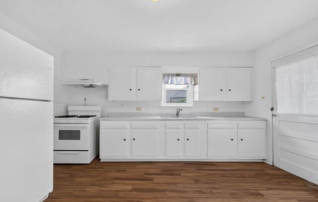 rental at 1112  Lorenzo St in Castroville, TX — photo 2