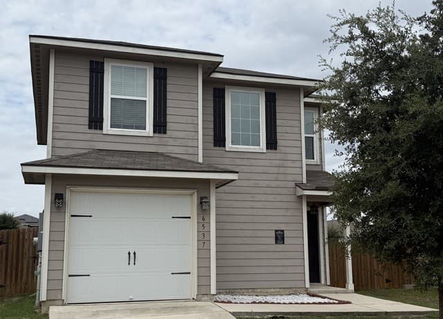 rental at 6537  Sabinal in San Antonio, TX — photo 1