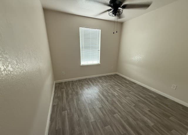 rental at 6537  Sabinal in San Antonio, TX — photo 4