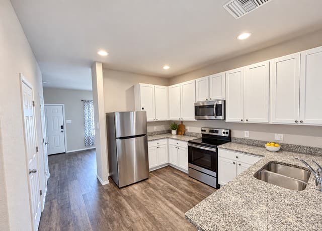 rental at 7440  Capstone Ridge in Converse, TX — photo 4