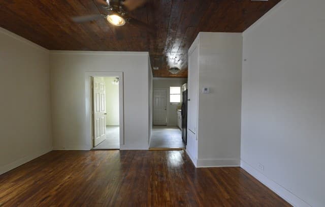 rental at 1426 N Center in San Antonio, TX — photo 4