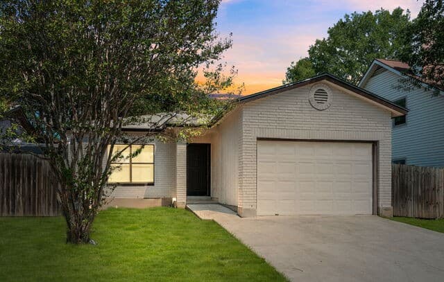 rental at 816  Meadow Stone in Converse, TX — photo 1