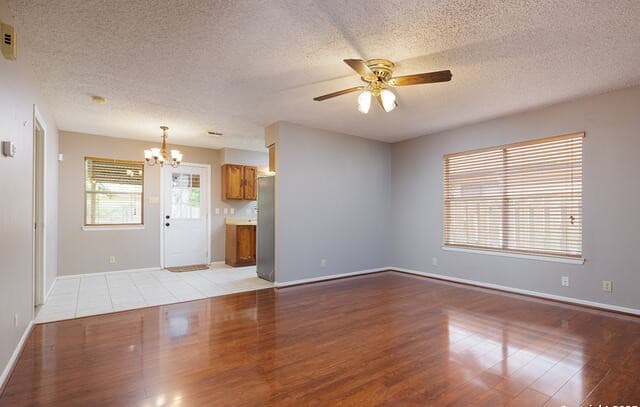 rental at 411 N Plant Ave in Boerne, TX — photo 2