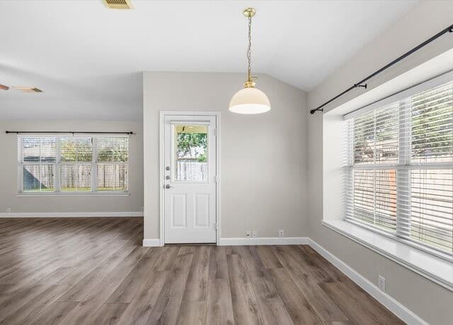 rental at 15835  Borwick Ln in Selma, TX — photo 4