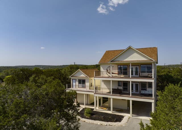 rental at 1729  Sorrel Creek Dr in Canyon Lake TX