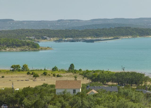 rental at 1729  Sorrel Creek Dr in Canyon Lake, TX — photo 4