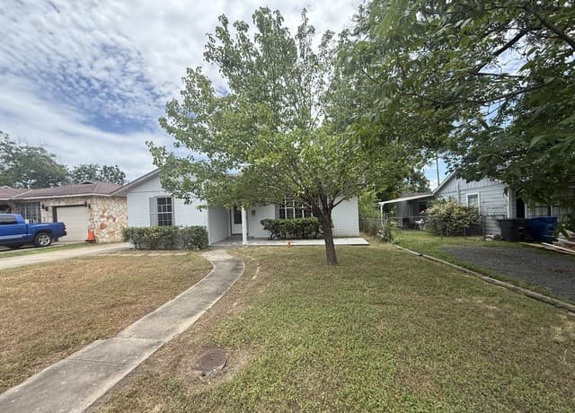 rental at 1304  Vanderbilt St in San Antonio, TX — photo 5