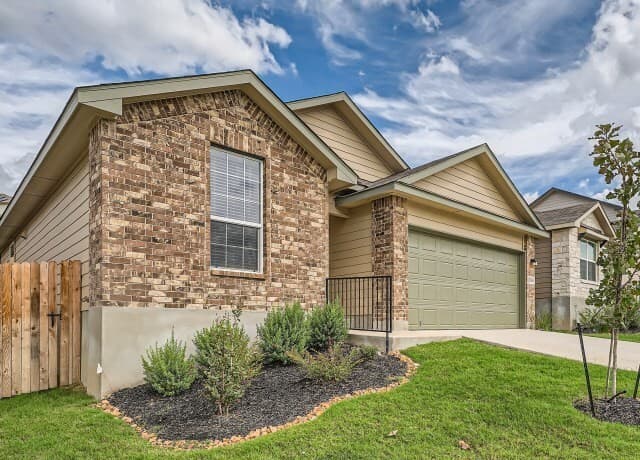 rental at 12015  Emerald Shore in San Antonio, TX — photo 3