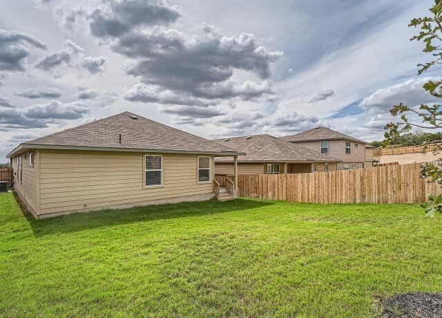 rental at 12015  Emerald Shore in San Antonio, TX — photo 5
