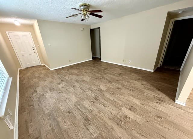 rental at 11327  Widefield Ln in San Antonio, TX — photo 2