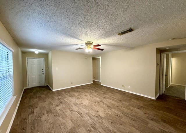 rental at 11327  Widefield Ln in San Antonio, TX — photo 3
