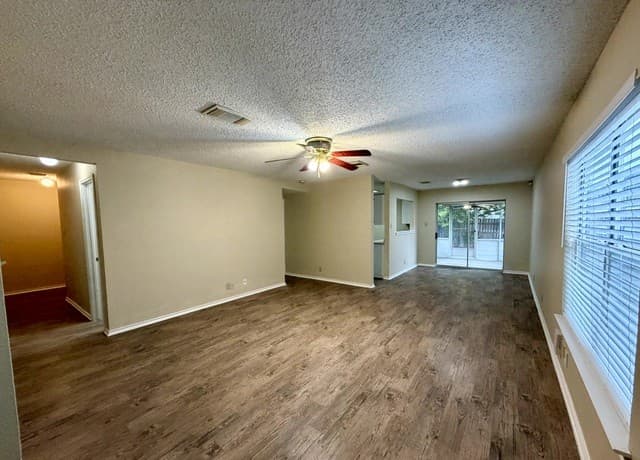 rental at 11327  Widefield Ln in San Antonio, TX — photo 4
