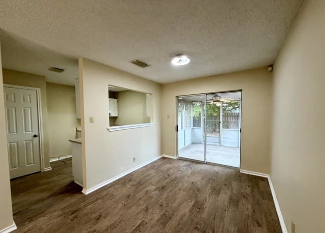 rental at 11327  Widefield Ln in San Antonio, TX — photo 5