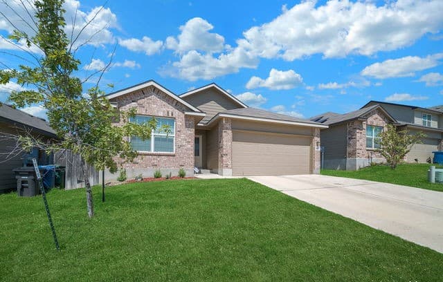 rental at 6927  Altair Chase in San Antonio, TX — photo 2