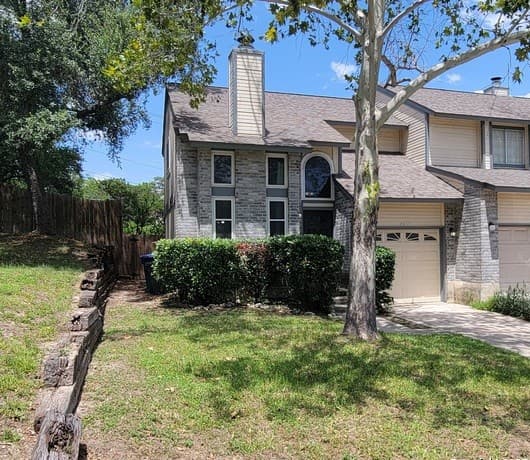 rental at 7316  Trail Xing in San Antonio, TX — photo 2