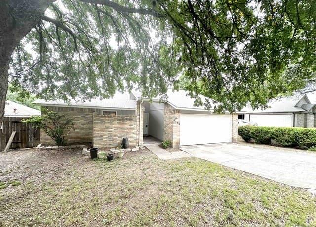rental at 6119  Broadmeadow in San Antonio, TX — photo 1
