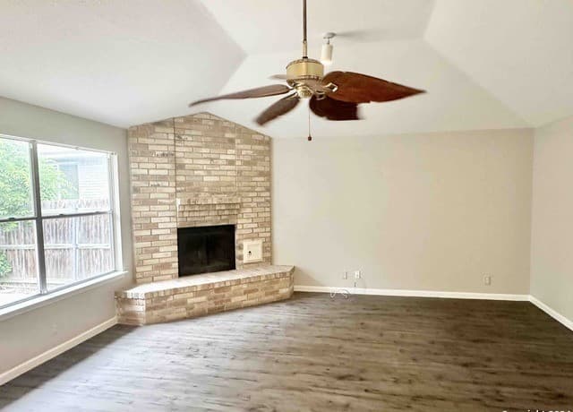 rental at 6119  Broadmeadow in San Antonio, TX — photo 2