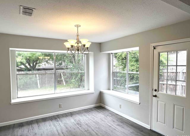 rental at 6119  Broadmeadow in San Antonio, TX — photo 4