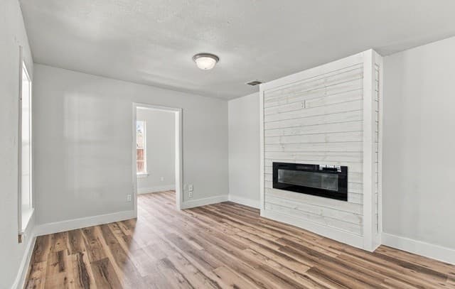 rental at 302  McDougal Unit 1 in San Antonio, TX — photo 4