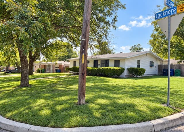 rental at 242  Locknere Ln in San Antonio, TX — photo 3