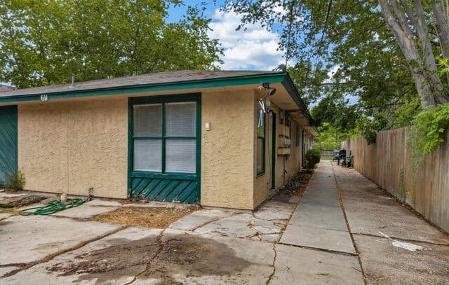 rental at 611 W Harding Blvd Unit 1 in San Antonio, TX — photo 1