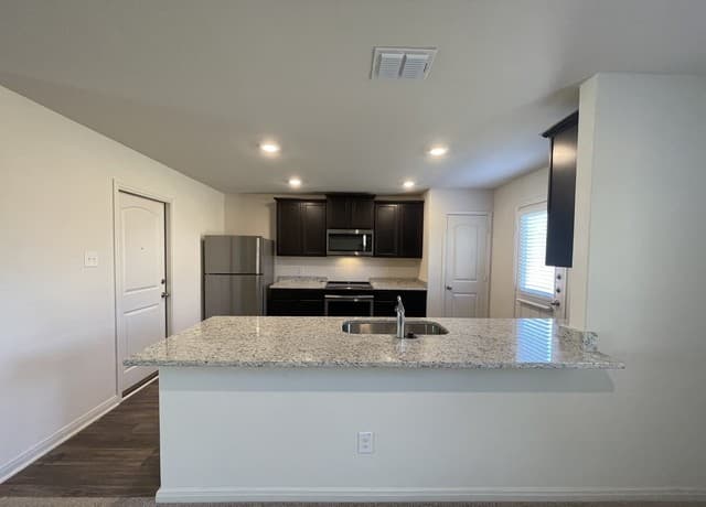rental at 7319  Anchor Cyn in San Antonio, TX — photo 4