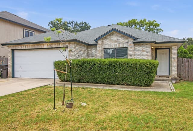 rental at 7510  Micron Drive in San Antonio, TX — photo 1