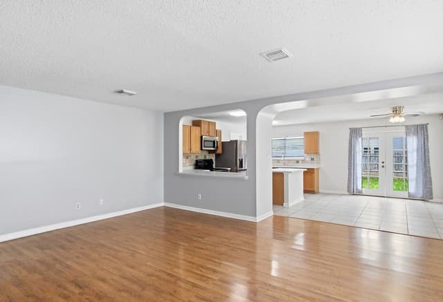 rental at 7510  Micron Drive in San Antonio, TX — photo 3