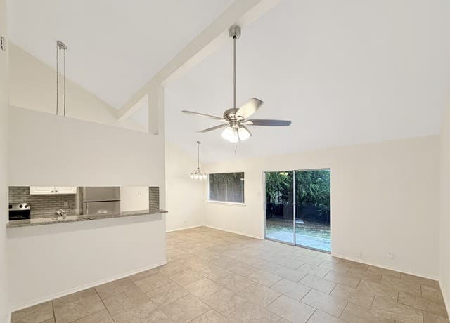 rental at 5403  Encanta St in San Antonio, TX — photo 2