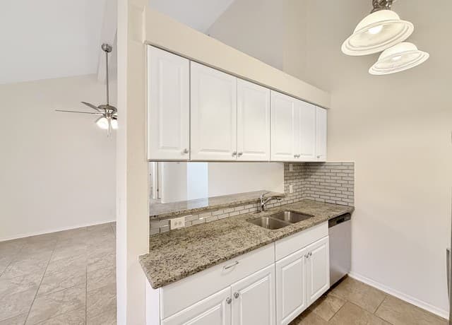 rental at 5403  Encanta St in San Antonio, TX — photo 4
