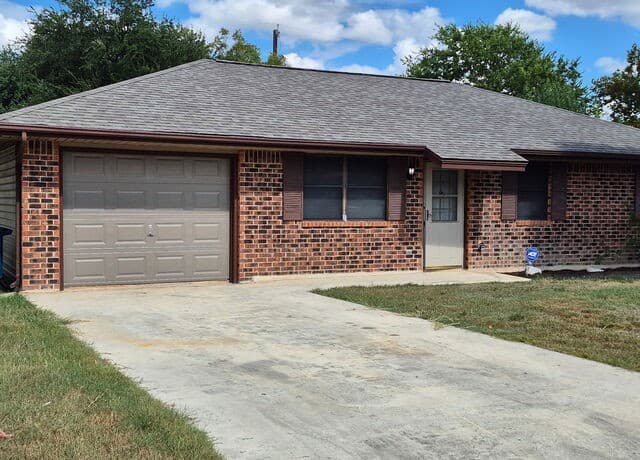 rental at 240  Glenbrook Dr in New Braunfels, TX — photo 1