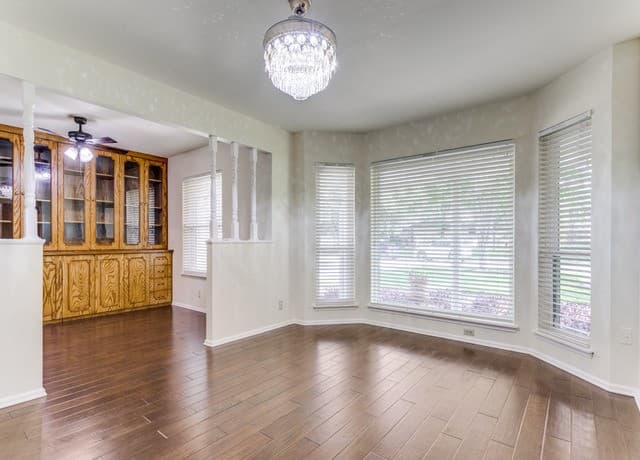 rental at 610  Fawndale Ln in Windcrest, TX — photo 3