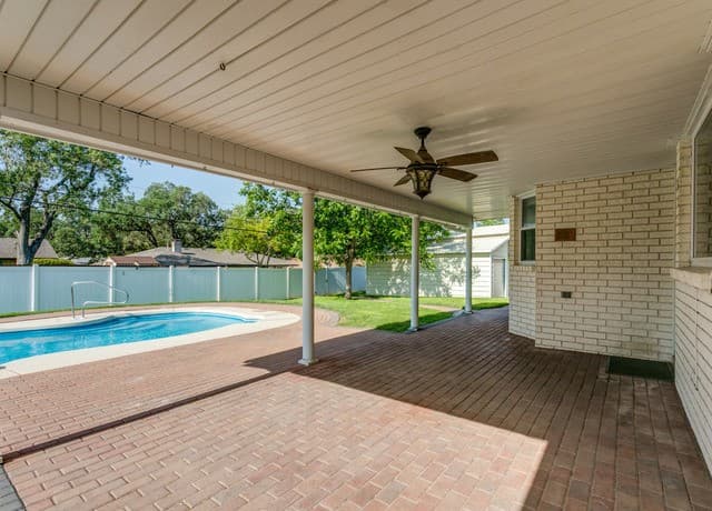 rental at 610  Fawndale Ln in Windcrest, TX — photo 4