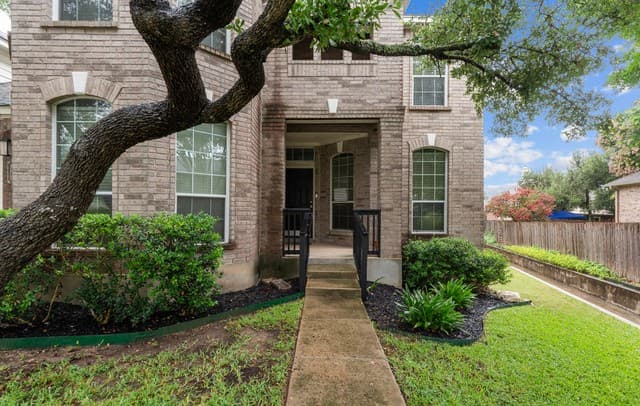 rental at 1519  Lookout Pt in San Antonio, TX — photo 3