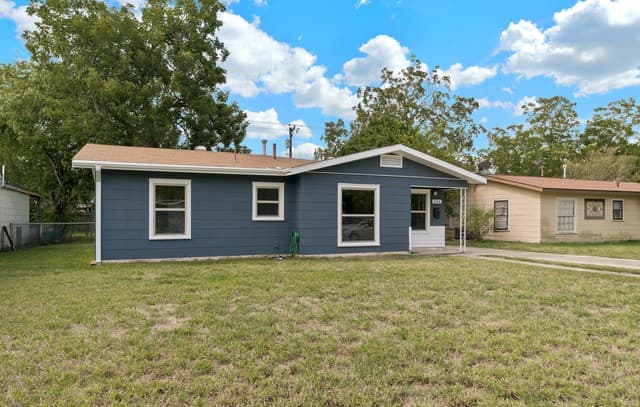 rental at 134  Gayle Ave in San Antonio, TX — photo 3