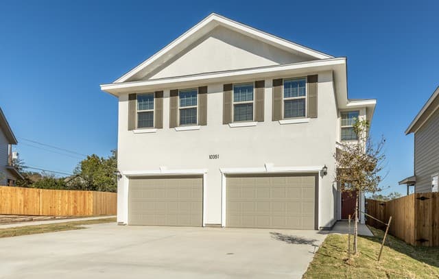 rental at 10351  Lynwood Crk Unit 101 in San Antonio, TX — photo 1