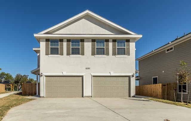 rental at 10351  Lynwood Crk Unit 101 in San Antonio, TX — photo 2