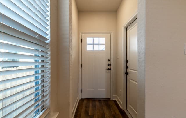 rental at 10351  Lynwood Crk Unit 101 in San Antonio, TX — photo 4