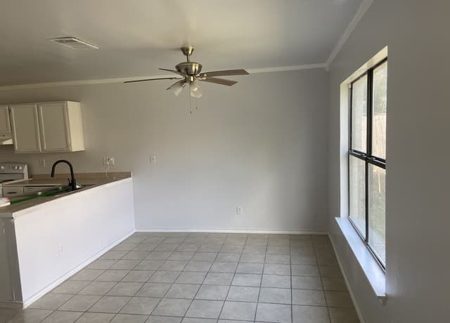 rental at 8219  Grimchester in Converse, TX — photo 3