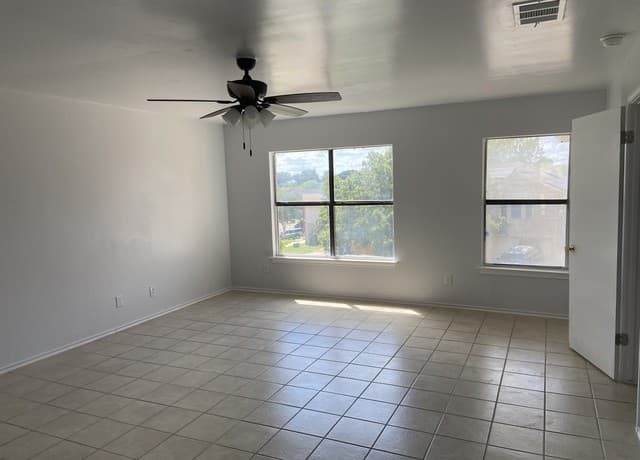 rental at 8219  Grimchester in Converse, TX — photo 4