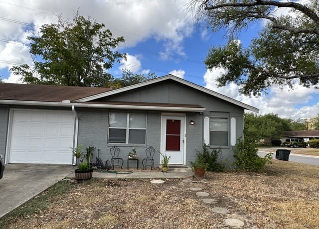 rental at 193  Rhine Terrace in New Braunfels, TX — photo 2